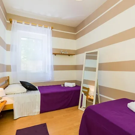 Apartment Valonija *